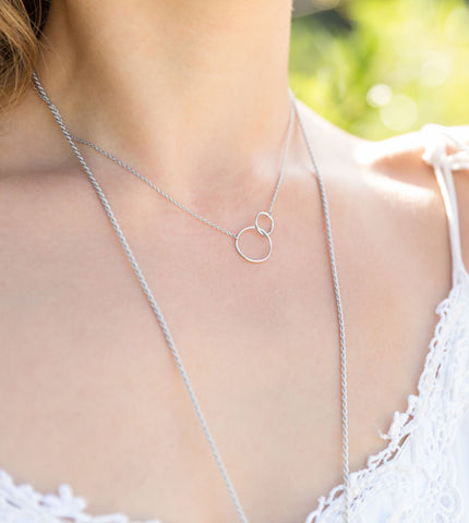 Sterling Silver Circle Link Necklace in Rhodium Plating